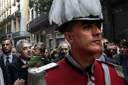 Pasqual Maragall, ayer paseando por las calles de Barcelona durante las fiestas de la Mercè.