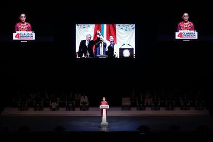 Claudia Sheinbaum da su cuarto informe de Gobierno, en el escenario principal del Auditorio Nacional, en Ciudad de México.