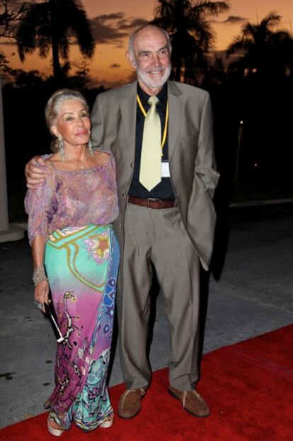 Micheline Roquebrune y Sean Connery, el año pasado, en el Annual Bahamas International Film Festival.
