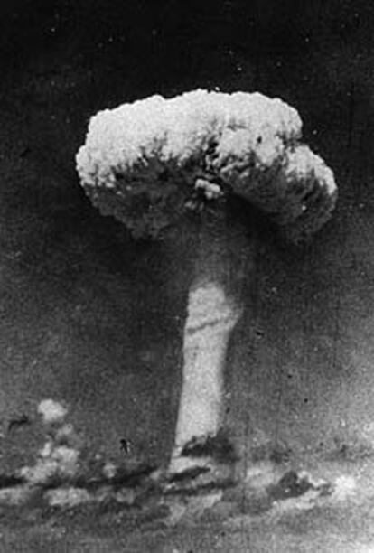 Aspecto del hongo atómico provocado por la bomba nuclear en Hiroshima en 1945.