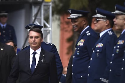 Jair Bolsonaro em cerimônia de transmissão do cargo de comandante da Aeronáutica.