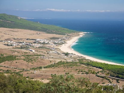 Vista aérea de la playa de Bolonia, en la costa gaditana. 