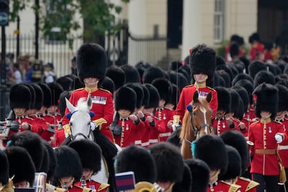 Los soldados recorren las calles de Londres. El desfile Trooping The Colour en 2022 coincidió con la celebración del Jubileo de Isabel II por sus 70 años de reinado.