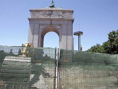 Obras junto al Arco del Triunfo de Madrid