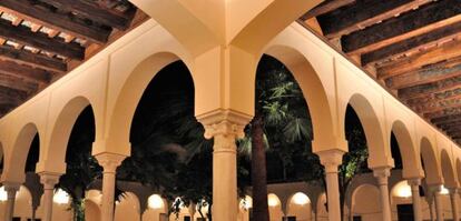 Claustro del antiguo convento de Santa Clara, en Sevilla. 