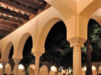 Claustro del antiguo convento de Santa Clara, en Sevilla. 