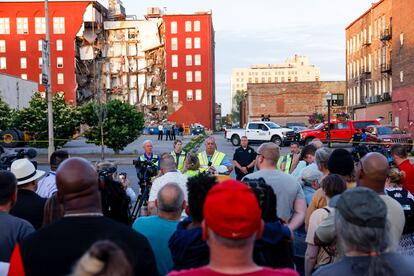 Collapse on the 300 block of Main Street, in Davenport, Iowa