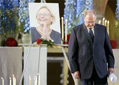 El primer ministro sueco Göran Persson en la ceremonia en honor a Anna Lindh.