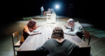 Escena de 'Cuando deje de llover', de Andrew Bovell.
