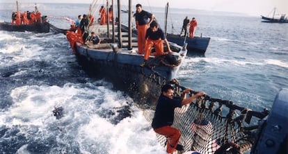 Trabajadores en la almadraba de Barbate (Cádiz).