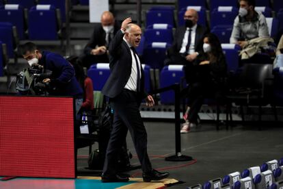 Pablo Laso abandona la cancha tras ser expulsado