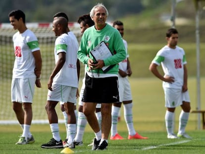 Vahid Halilhodzic, durante un entrenamiento con Argelia