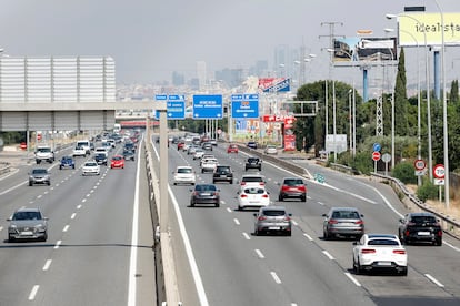 Tráfico en la A-4, autovía de Andalucía, en sentido hacia Madrid durante la operación retorno de vacaciones, el domingo 1 de septiembre.