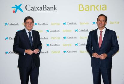 José Ignacio Goirigolzarri y Gonzalo Gortázar, futuros presidente y consejero delegado de la nueva CaixaBank.