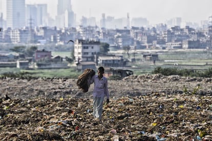 A pesar del impresionante crecimiento económico que ha vivido Bangladesh en la última década, el bienestar del grueso de la población apenas mejora.