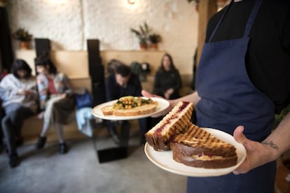 Dos de los platos que ofrece Misión Café.