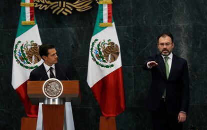 Luis Videgaray juto a Enrique Peña Nieto durante la toma de posesión de su cargo como secretario de Asuntos Exteriores