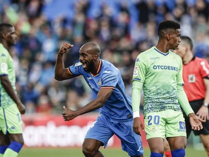 Dimitri Foulquier celebra su gol.