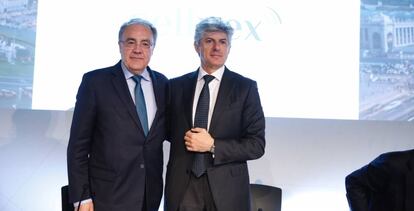 Tob&iacute;as Mart&iacute;nez y Marco Patuano, en la junta de accionistas de Cellnex. 