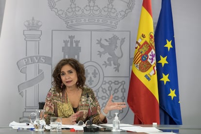 La ministra de Hacienda, María Jesús Montero, este martes en Madrid tras el Consejo de Ministros.