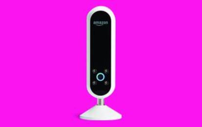 Echo Look  La variante más Black Mirror de toda la gama. Pensado para hacer fotos de nuestra vestimenta, juzgarla y sugerirnos nuevas incorporaciones a nuestro armario de —cómo no— la tienda Amazon Demasiado para mí…  199,99$ (171,44 €)