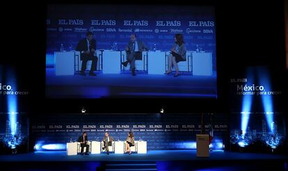 Participantes en el debate "Innovación y sostenibilidad para el desarrollo internacional de las empresas".