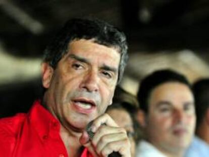 Fotografía tomada en mayo de 2010 en la que se registró a Rafael Pardo, ministro de Trabajo de Colombia, quien será el anfitrión de la Cumbre Interamericana de Ministros de Trabajo que se llevará a cabo este lunes y martes en Medellín (Colombia). EFE/Archivo