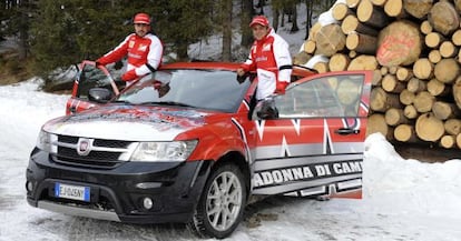 Fernando Alonso y su compañero Felipe Massa, ayer en Madonna di Campiglio.