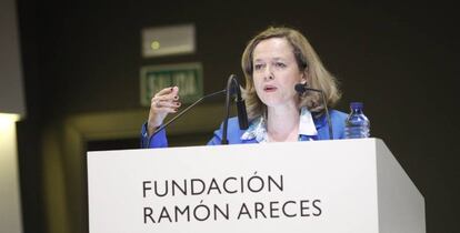 La ministra de Economía, Nadia Calviño, en la inauguración de un foro organizado por la Fundación Ramón Areces y la OCDE.