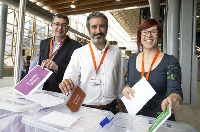 Morera, Carbonell, y Mic&oacute; (de izquierda a derecha) en el congreso del Bloc.