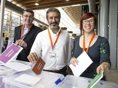 Morera, Carbonell, y Mic&oacute; (de izquierda a derecha) en el congreso del Bloc.