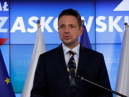 El alcalde de Varsovia, Rafal Trzaskowski, en una rueda de prensa tras las elecciones presidenciales el 13 de julio de 2020, en Varsovia.