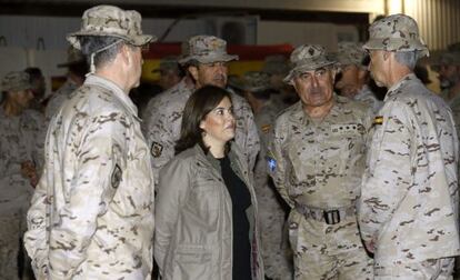 Soraya S&aacute;enz de Santamar&iacute;a, en la base de Herat. 