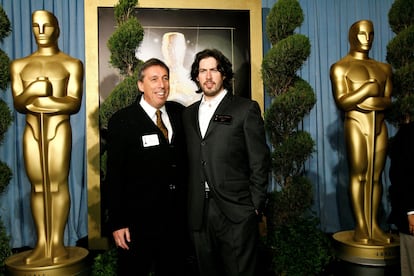 Ivan Reitman y Jason Reitman, en el almuerzo de los nominados a los Oscar en 2008.