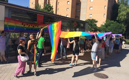 Concentración por la agresión homófoba de San Blas, en el metro de Alsacia.