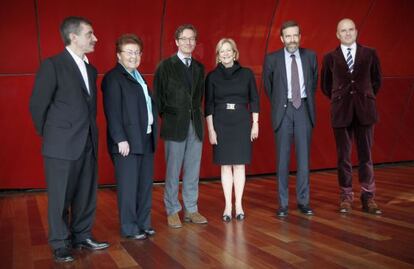 Presentación de la fundación del Museo Reina Sofía y su patronato. En la imagen, Borja-Villel, Helga de Alvear, José María Lassalle, Patricia Phelps de Cisneros, Guillermo de la Dehesa y Juan Carlos Verme.