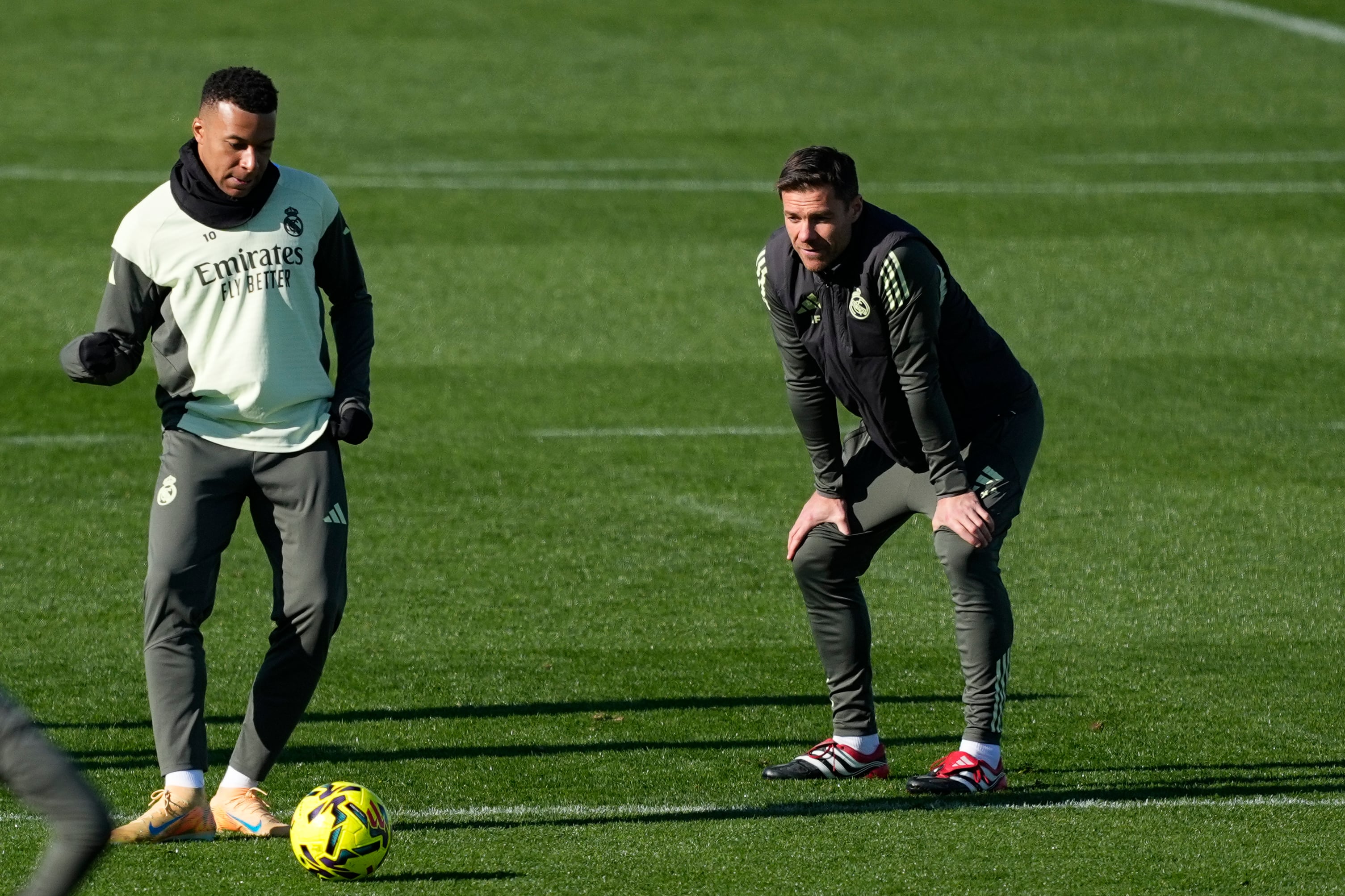 Xabi Alonso pide ayuda para Kylian Mbappé tras su frenazo goleador