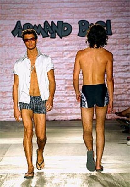 Desfile de Armand Basi en París para primavera-verano 2003.