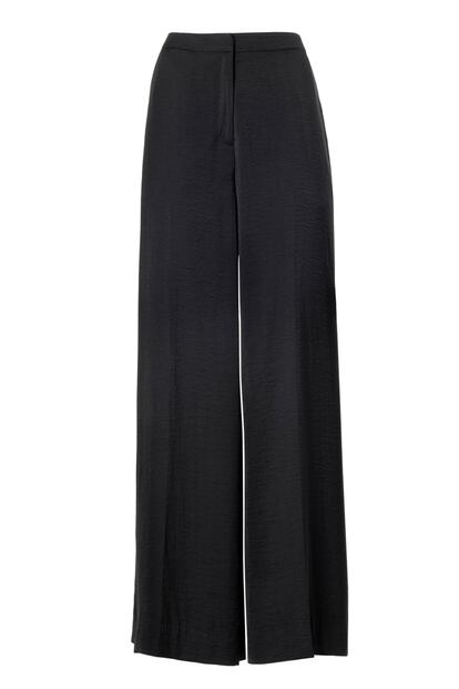 Pantalones negros, de H&M (49,95 euros).