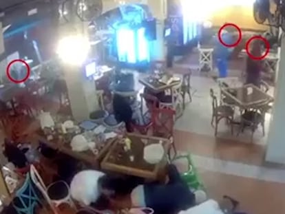 Fotograma del video del asalto en el restaurante "El Carnal" en Ciudad de México.