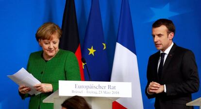 La canciller alemana, Angela Merkel y el presidente francés, Emmanuel Macron. 