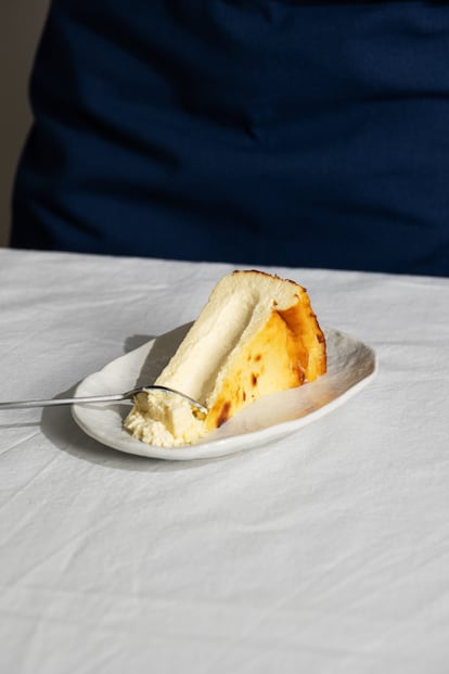 La tarta de queso vasca de Irasshai con miso blanco. 