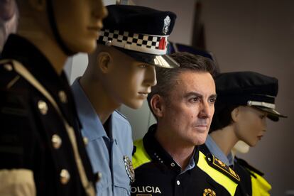 El intendente mayor, Pedro Velázquez, fotografiado en el museo de la Guardia Urbana