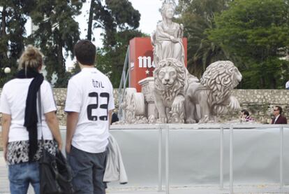 Reproducción de la estatua de la diosa Cibeles instalada en Valencia.