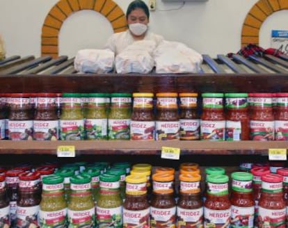 Muestra de salsas Herdez en un Walmart en Ciudad de México