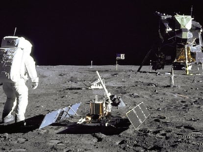 El astronauta 'Buzz' Aldrin camina sobre la superficie lunar durante la misión del Apolo XI, el 29 de julio de 1969.