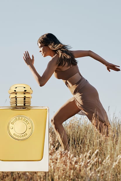 Burberry Goddess Intense (2024). Uno de los últimos títulos en el catálogo de la compañía: un jugo gourmand, aromático y amaderado que se adapta a muchas de las demandas actuales: intenso y de potente estela, es vegano y se presenta en un frasco rellenable.