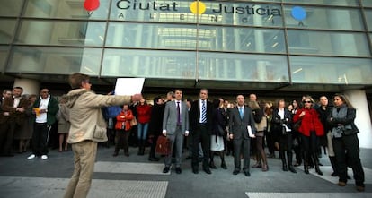 Jueces protestan a las puertas de la Ciudad de la Justicia de Valencia, durante la huelga de 2009.