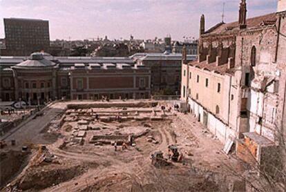 Obras de explanación del solar del claustro de Los Jerónimos, sobre el que se desplegará la ampliación del Museo del Prado.