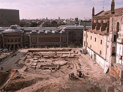 Obras de explanación del solar del claustro de Los Jerónimos, sobre el que se desplegará la ampliación del Museo del Prado.